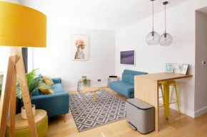 Central flat by the beach